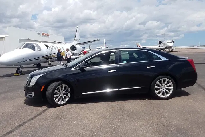 Stress-Free NYC Arrival: Private Airport Transfer Awaits!