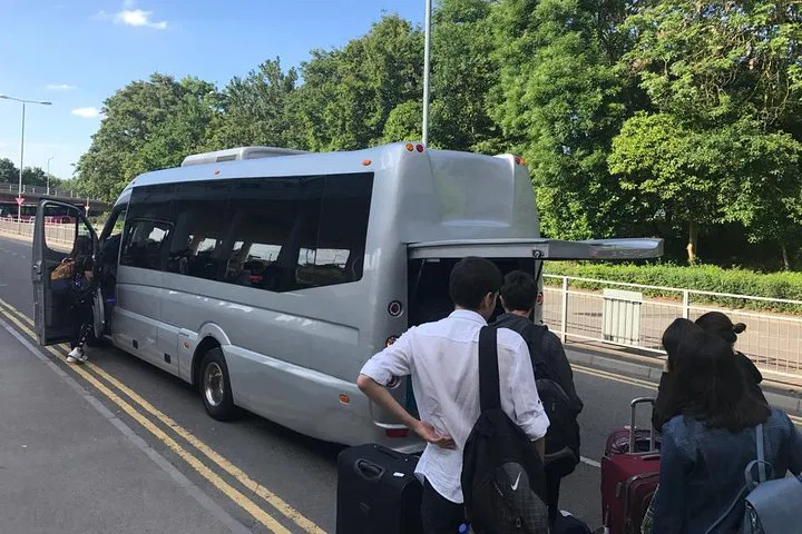 Stress-Free London Transfers: Stansted Airport to Your Doorstep (E1-E14)