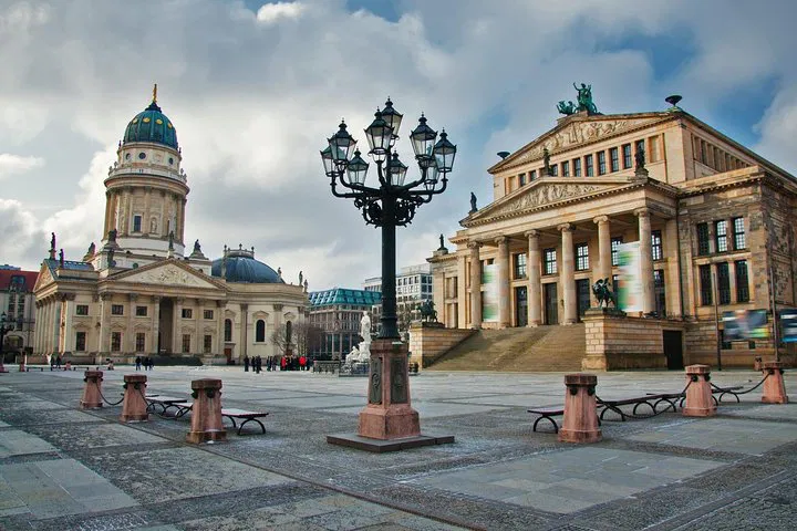 Luxury Private Transfer: Berlin to Karlovy Vary in Style