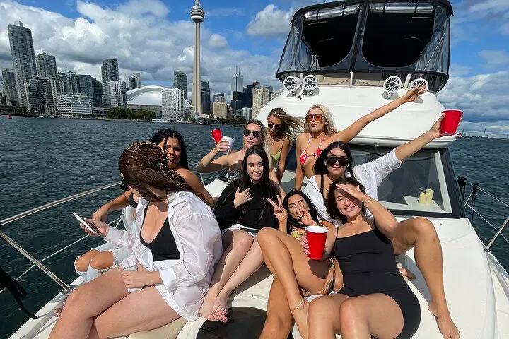 Toronto VIP Yacht Charter: Luxury Cruise for 12!