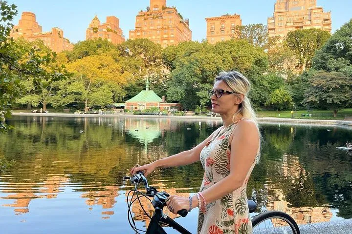Central Park Bike Adventure: Explore Iconic Landmarks in One Hour!