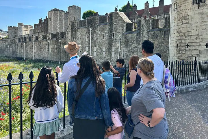 Uncover Tower of London Tales: A Kid-Friendly Family Adventure!
