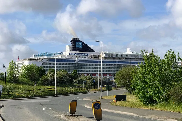 Seamless London Transfers: Tilbury Port & London City Airport