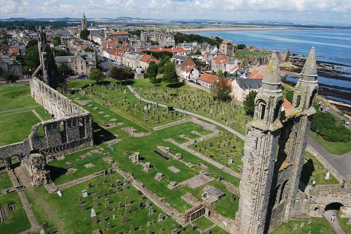 Discover Fife's Coastal Charms: A Chauffeur-Driven St Andrews Sightseeing Tour