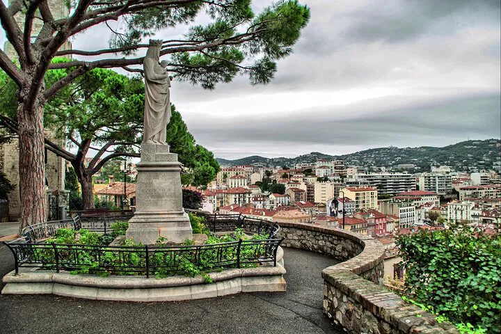 Cannes Unveiled: A Star-Studded Historic Walking Tour