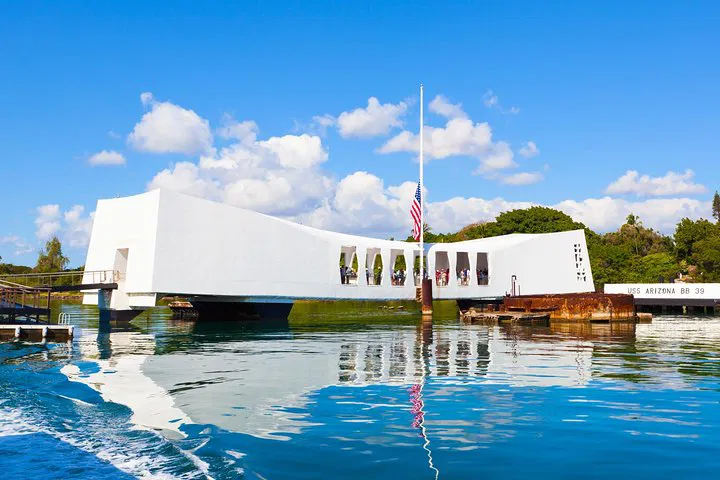 Pearl Harbor Premium Tour: Small Group, Lunch & All Access