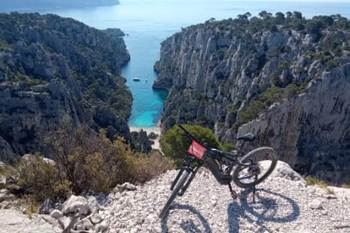 Cassis Calanques E-Bike Adventure: Pedal Through Paradise!