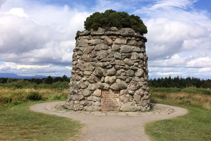 Uncover Scotland's Secrets: Loch Ness, Urquhart Castle & Culloden Battlefield Adventure