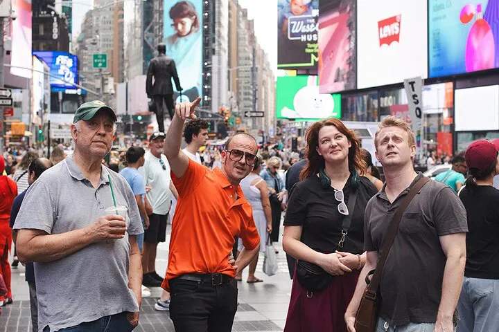 Midtown Manhattan Walking Tour: Times Square & Skyscrapers