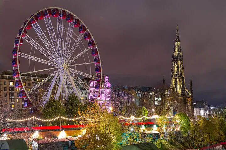 Edinburgh's Christmas Lights Taxi Tour: A Festive Family Adventure