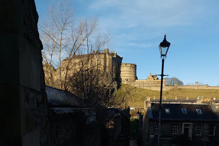 Unleash Edinburgh's Secrets: Your Interactive Treasure Hunt Awaits!