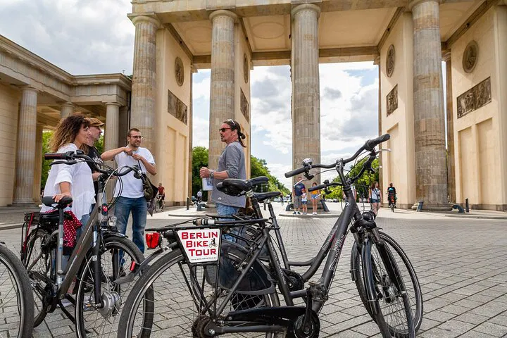 Unveiling Berlin's History: An E-Bike Adventure Through Time!