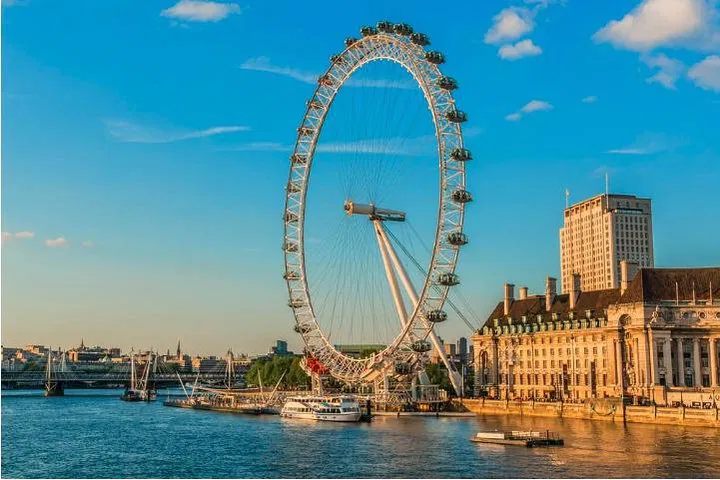 Stress-Free City Transfer: London to Bath in Private Comfort