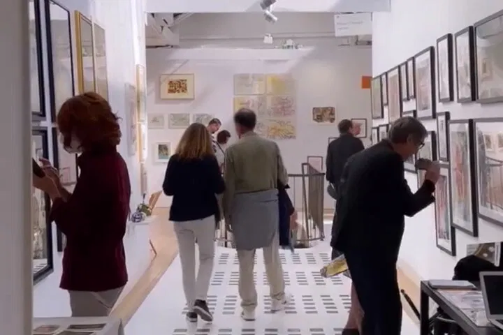 Discover Hidden Gems: Exclusive Paris Art Gallery Tour in Le Marais