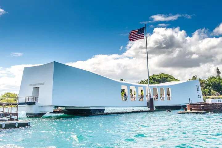 Journey Through History: Premier Pearl Harbor & Hawaii Kingdom Tour
