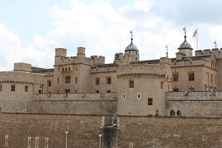 Uncover London's Maritime Past: A Wapping Audio Adventure!
