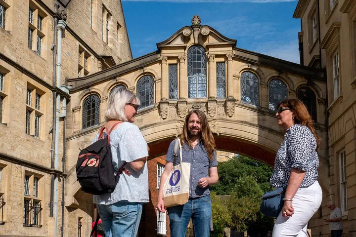 Uncomfortable Oxford's History of Medicine Tour: Uncover Medical Mysteries!