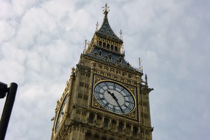 Discover London's Secrets: An Exclusive Private Walking Tour