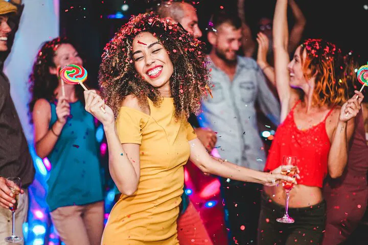 NYC's Ultimate Party: Exclusive Bar & Club Tour with Drinks!