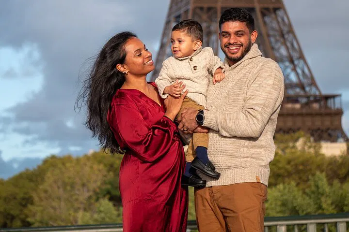 Eiffel Tower Private Photoshoot: Capture Your Parisian Legacy