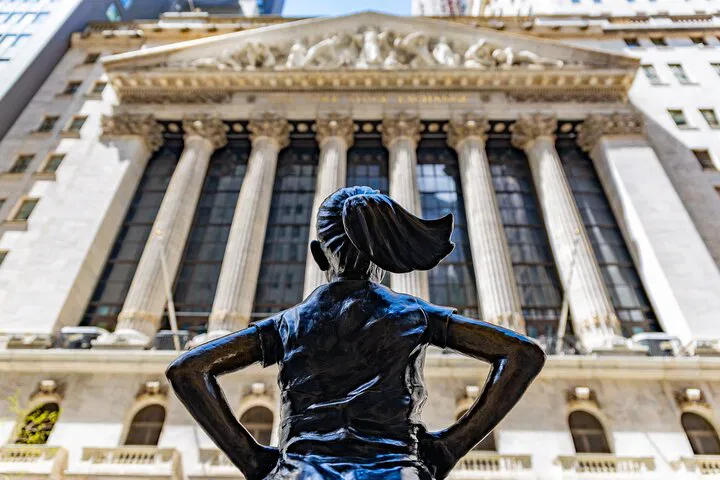 Wall Street Walking Tour: History & Finance!