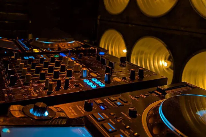 Unleash Your Inner DJ: Rave Lab Experience in Berlin
