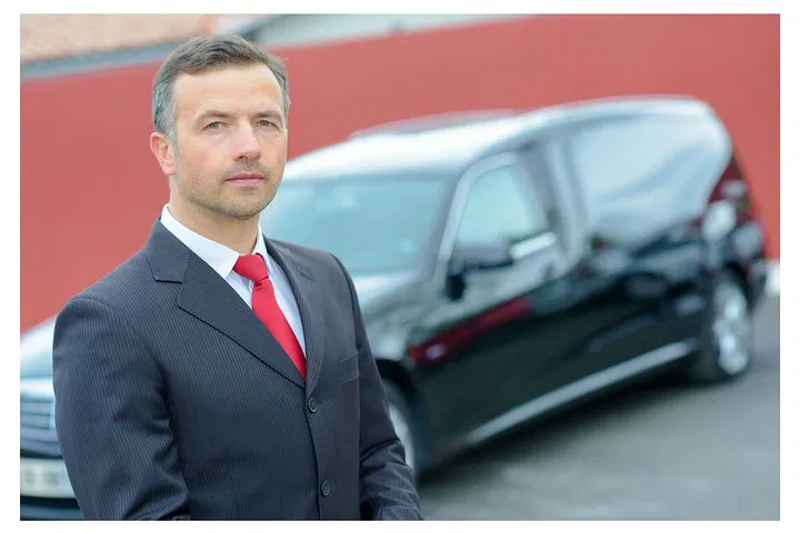 Stress-Free London Airport Transfers: Shared Ride Convenience