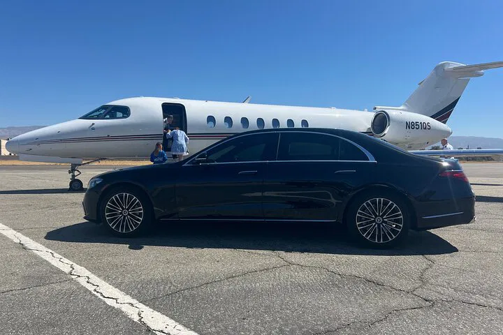 Luxury Rides: Palm Springs Premier Black Car Experience