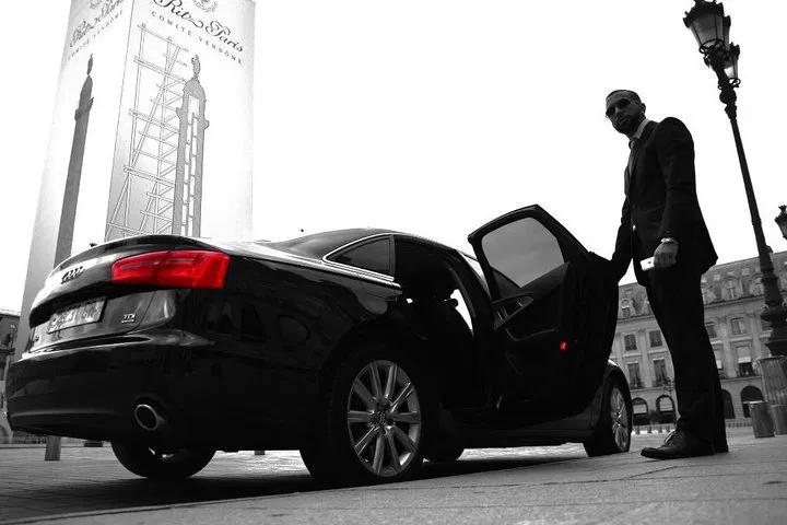 Effortless Paris Arrival: Private Airport Transfers for a Luxurious Start