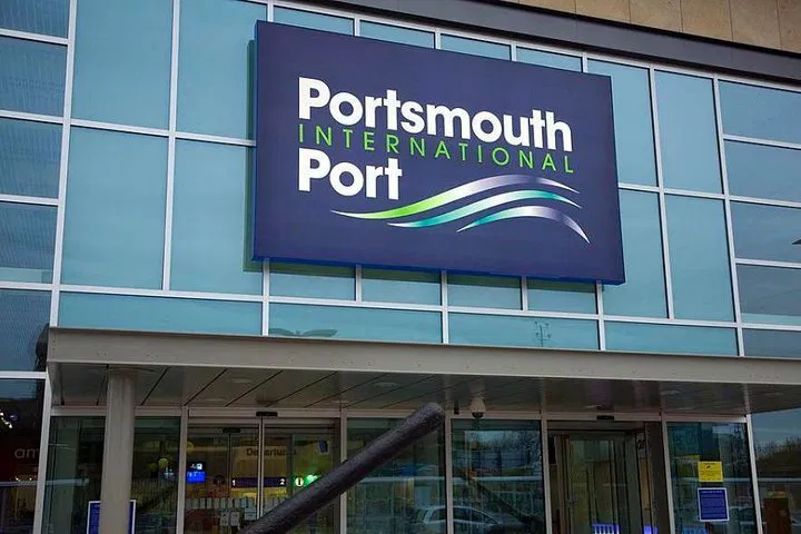 Stress-Free Portsmouth Cruise: Private London/Heathrow Airport Transfers