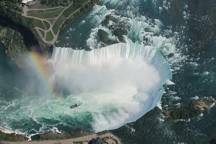 Niagara Falls Awaits: Fly from NYC for a Whirlwind Adventure!