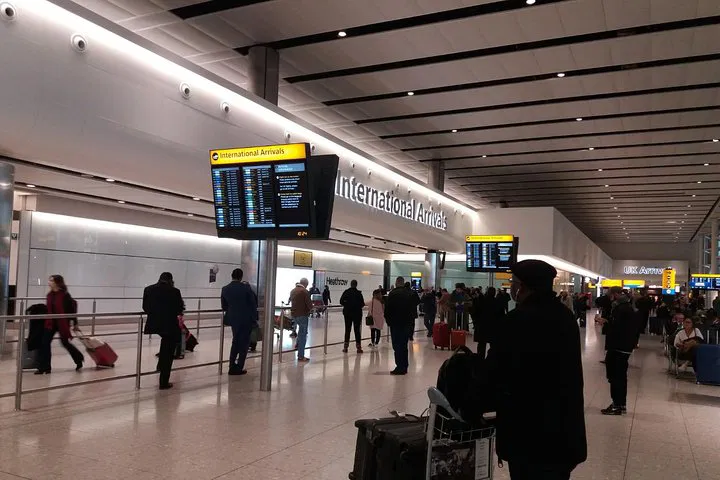 Effortless Gatwick Arrival: Private Transfer to Your London Hotel