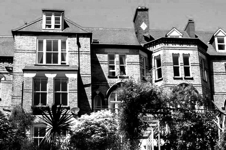 Ilfracombe Ghost Hunt: Devonian's Dark Secrets Await