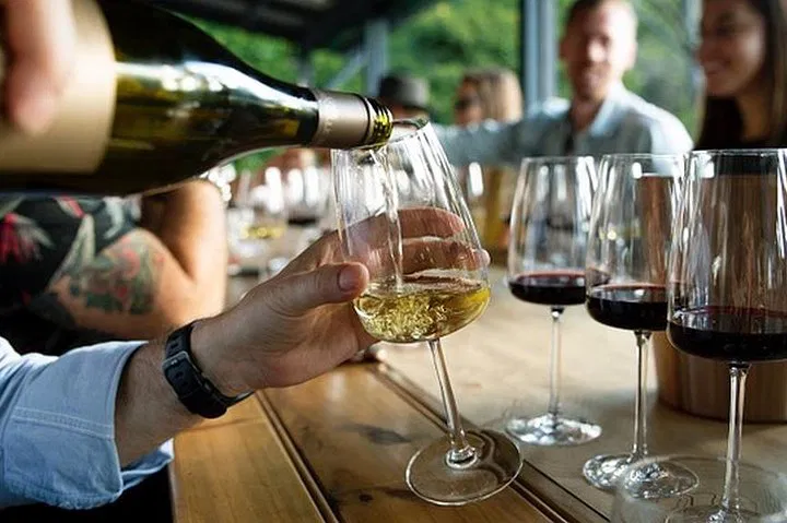 Uncork Niagara: Exclusive Private Wine & Brew Tour Experience