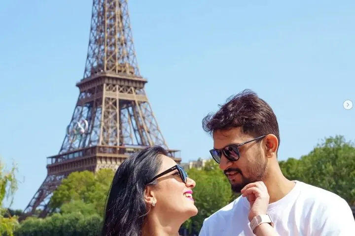 Eiffel Tower, Louvre & Versailles: 2-Day Private Tour