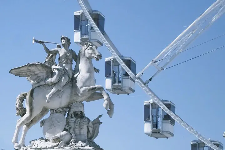 Paris in a Whirlwind: Tour, Dinner Cruise & Galeries Lafayette with Airport Transfers