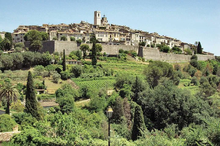 Provence's Gems: A Guided Journey Through Art, Perfume, and Perched Villages