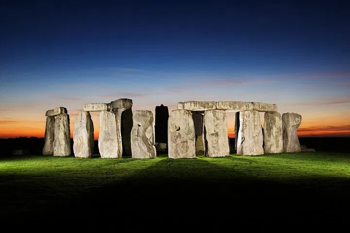 Stonehenge & Avebury: Explore Ancient England from Salisbury