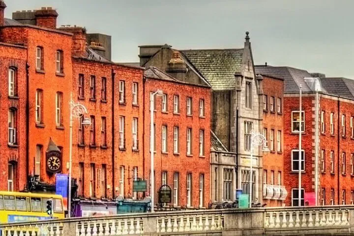 Uncover Dublin's Charms: A Personalized Chauffeur-Driven Day Tour