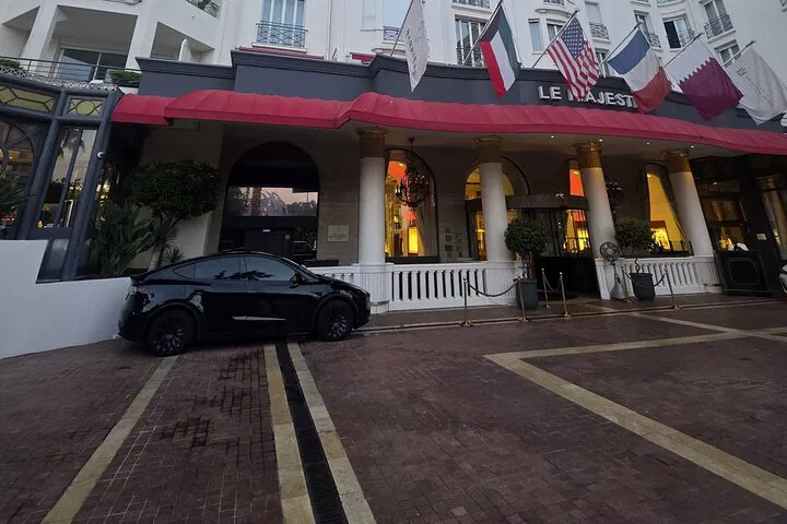 Effortless Marseille Transfers: Private VTC Taxi for Airport, Station & Hotel