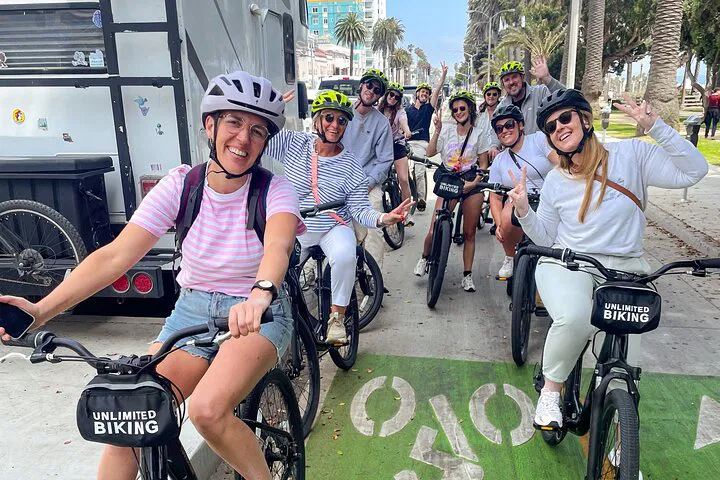 Santa Monica Beach Cruiser: Explore the Coast Like a Local!