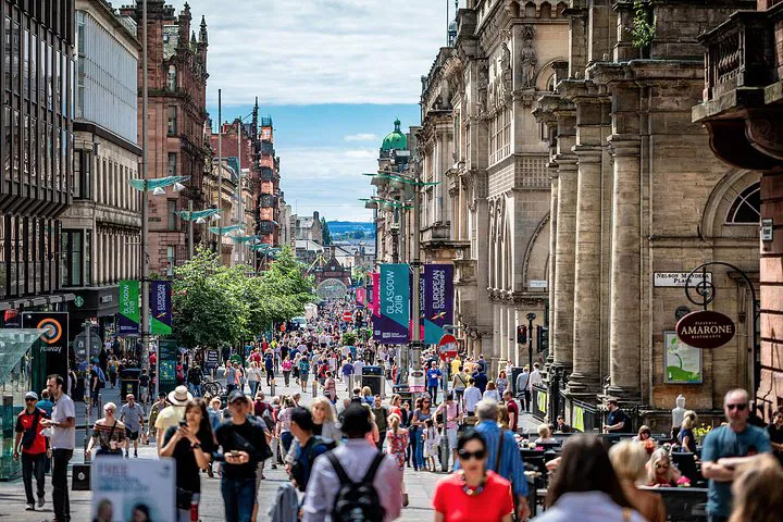 Uncover Glasgow's Charm: A Personalized Walking Adventure