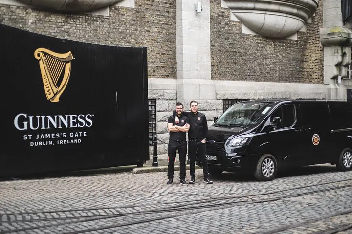 Discover Dublin's Iconic Pints: Guinness Storehouse & Traditional Pub Tour