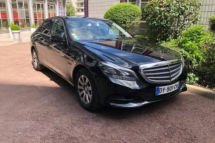 Luxury Private Transfer: Paris to Le Mans or Return
