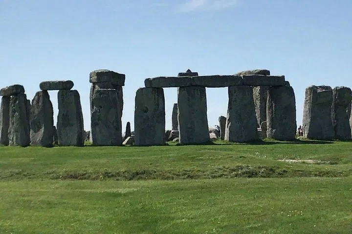 Uncover Ancient Wonders: A Private Journey to Salisbury, Stonehenge & Bath