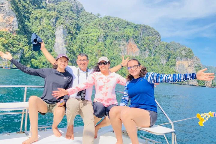 Phi Phi Islands VIP Escape: Private Speedboat Adventure from Phuket