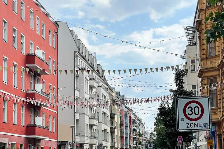 Explore Berlin's Best Parks & Markets: A Fun City Game!