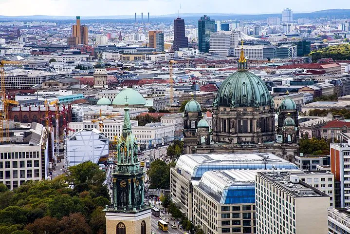 Effortless Berlin Airport Transfers: Private Arrival or Departure