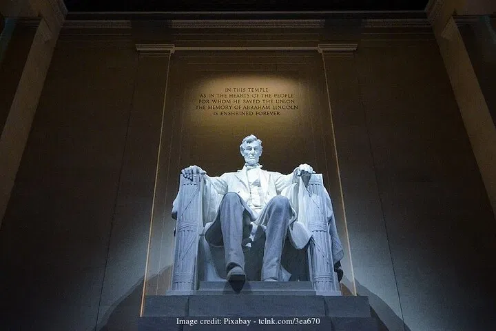 Washington D.C. at Dusk: Uncover the Capital's Secrets on a Private Night Tour