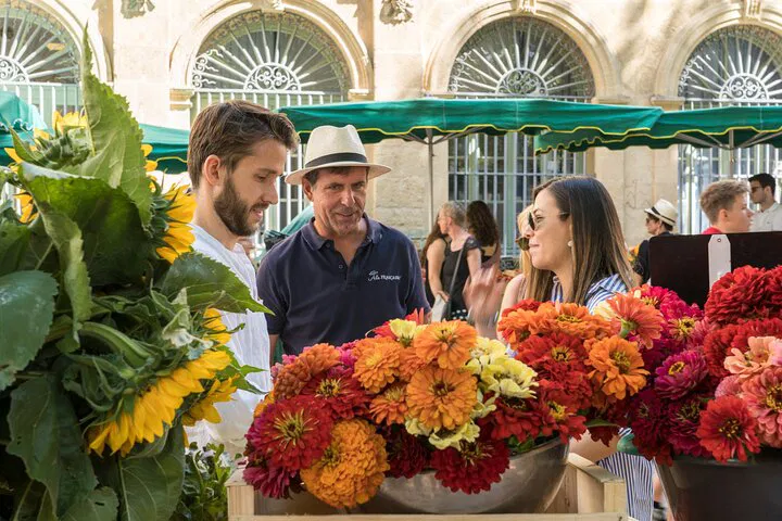 Provence Unveiled: Luberon Villages & Market Day Trip from Aix